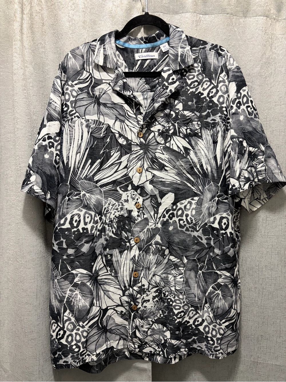 Caribbean Men’s Black & White Tropical Button-Down Shirt
